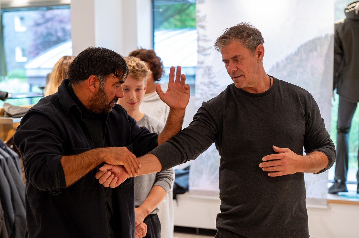 RS — Institut für Realistische Selbstverteidigung — zwei Trainer